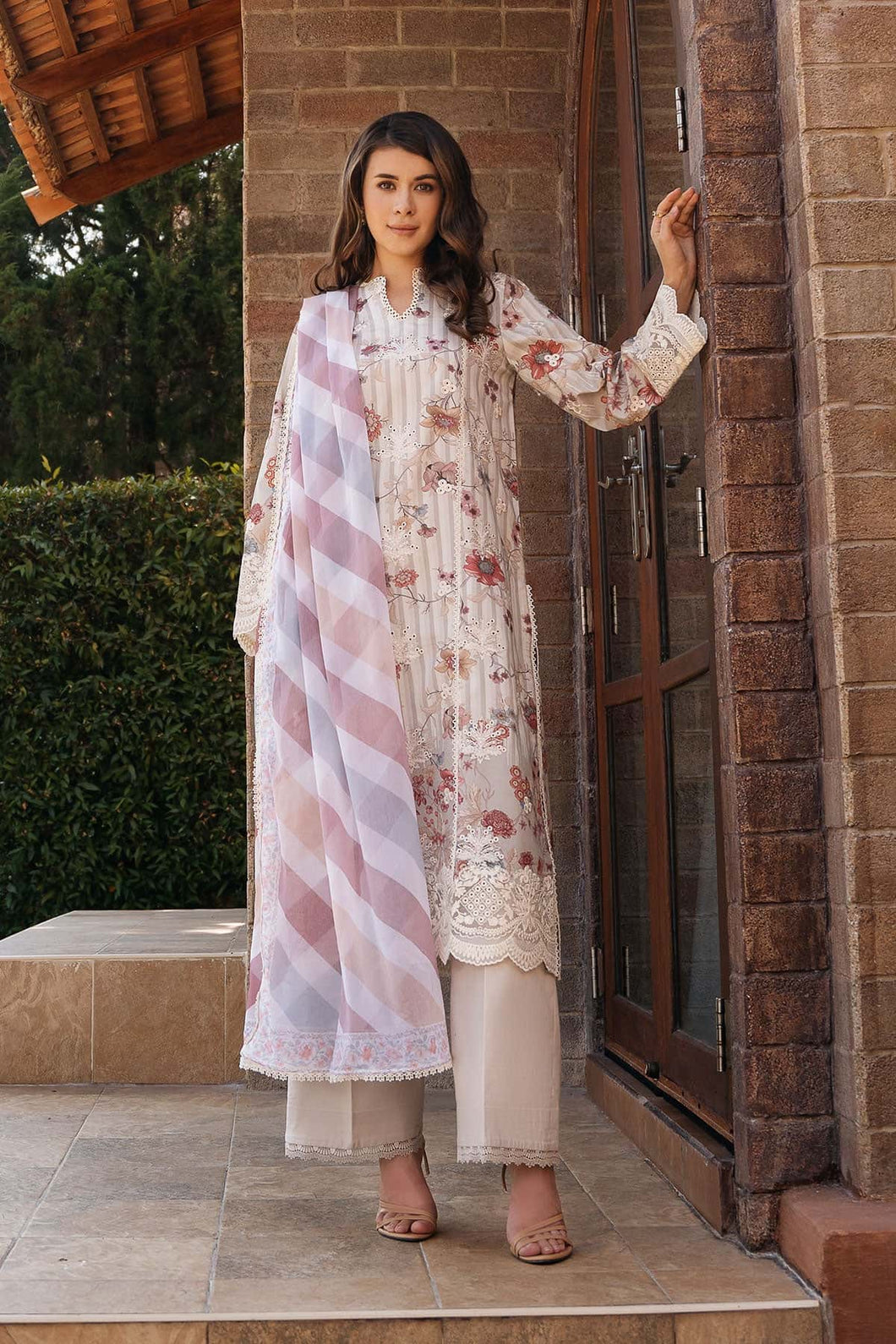 Buy Afrozeh | Damask the holiday edit'25  exclusive collection of Afrozeh | Meharbano WEDDING COLLECTION 2025 from our website. We have various PAKISTANI DRESSES ONLINE IN UK,Afrozeh . Get your unstitched or customized PAKISATNI BOUTIQUE IN UK, USA, FRACE , QATAR, DUBAI from Lebaasonline @SALE