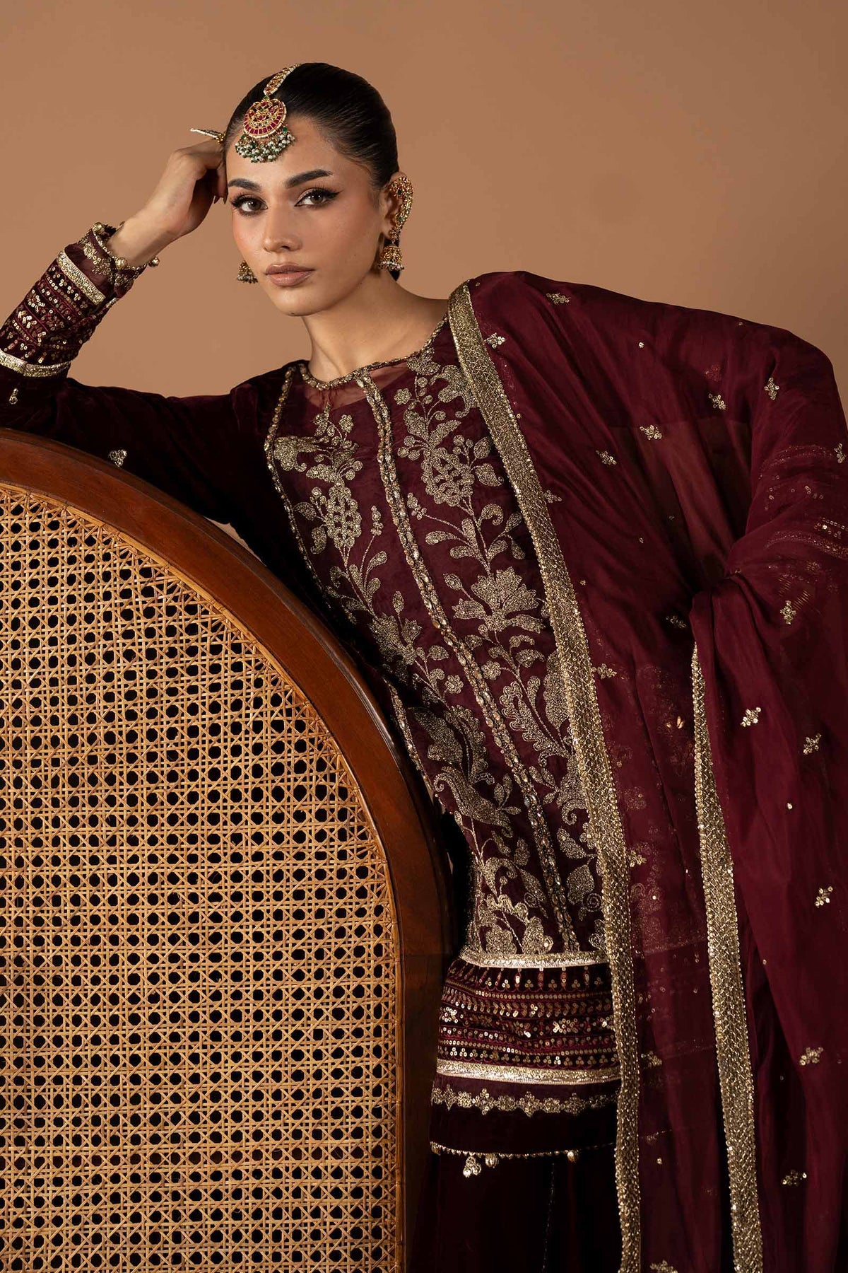 maria b 2026 winter Collection | 3 Piece Embroidered Velvet Suit - LebaasOnline 