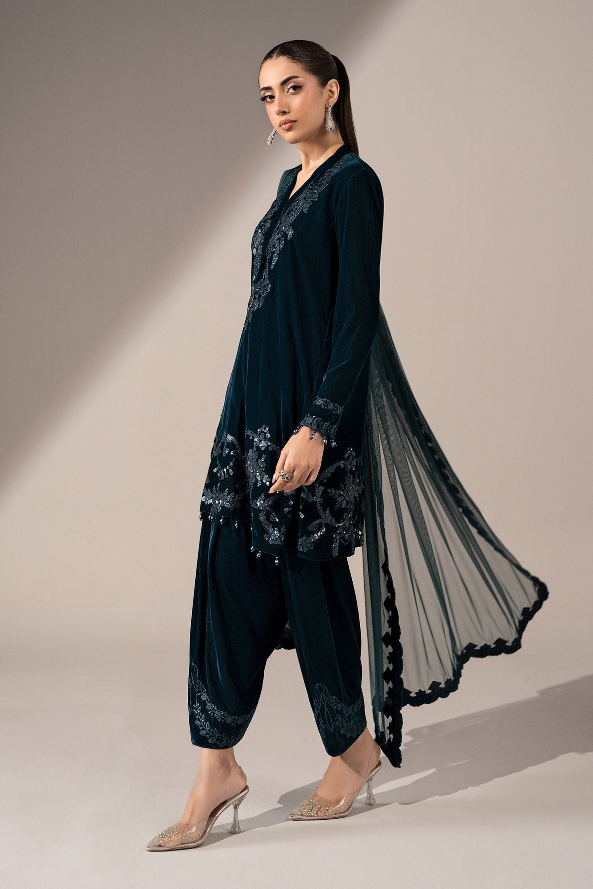 Maria B Winter Collection 2026 teal embroidered velvet 3 piece suit