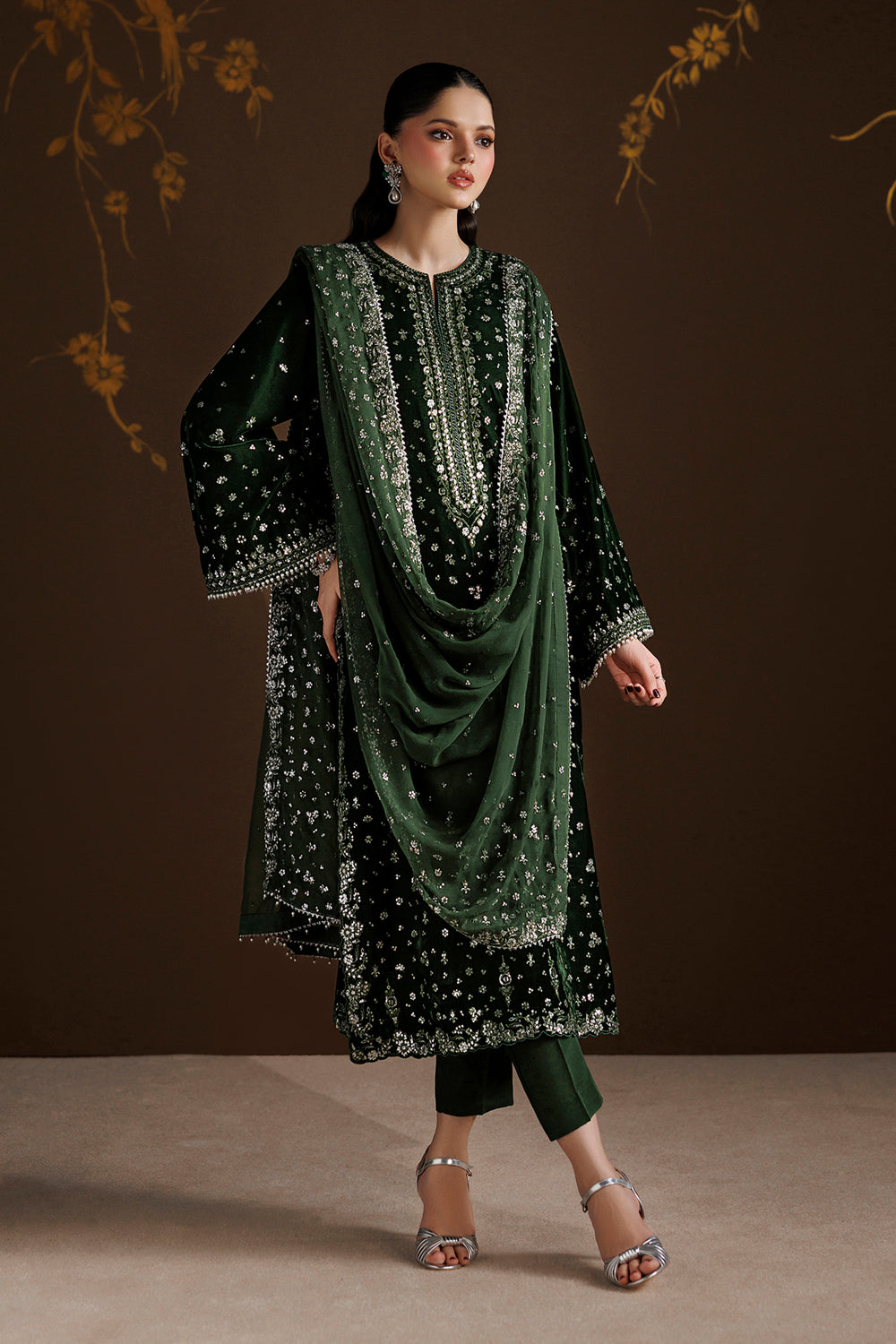 Baroque Collection'26 | EMBROIDERED VELVET UF-4545