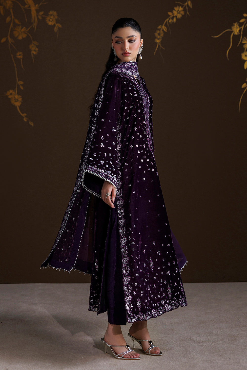 Baroque Collection'26 | EMBROIDERED VELVET UF-4546