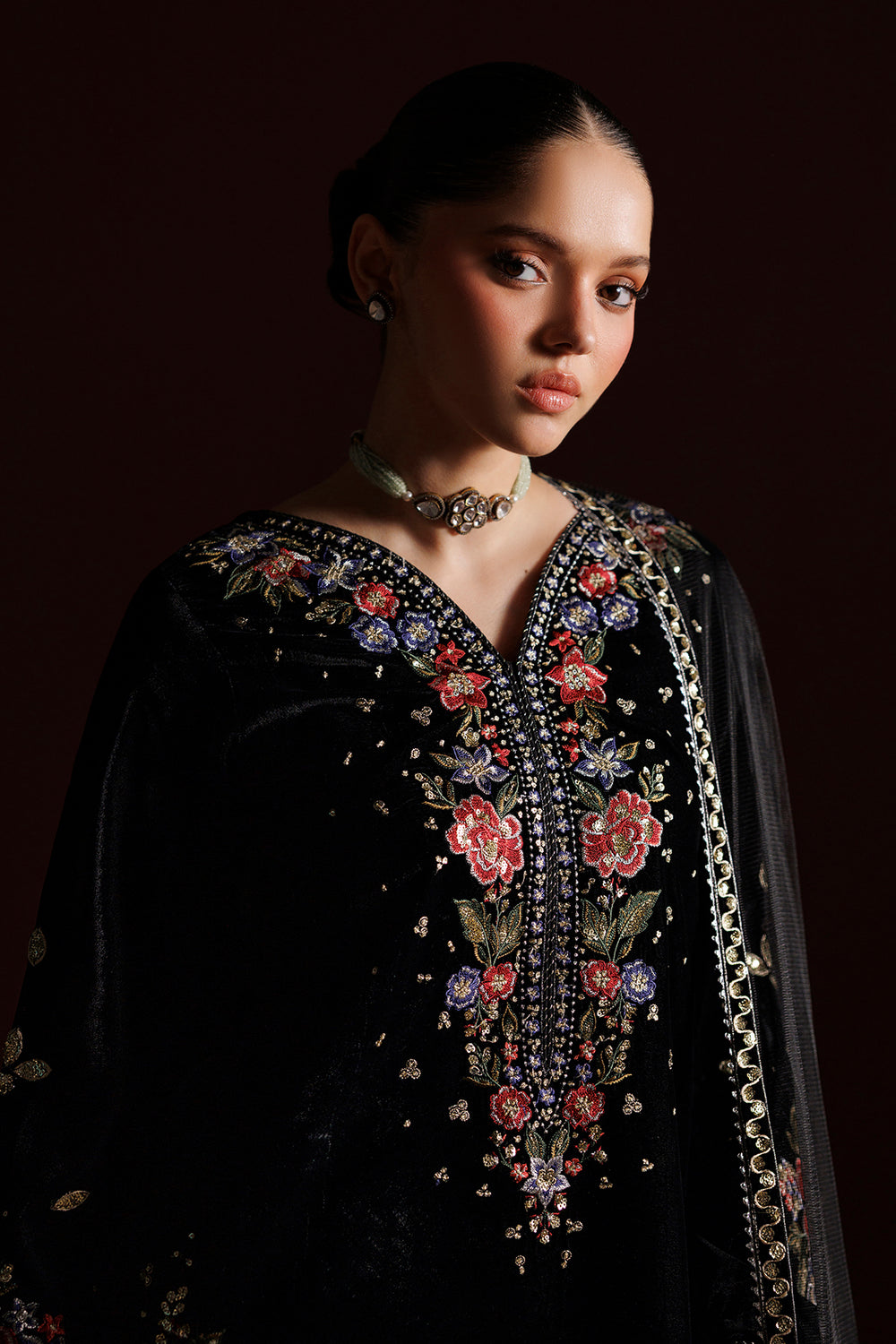 Baroque Collection'26 | EMBROIDERED VELVET UF-4552