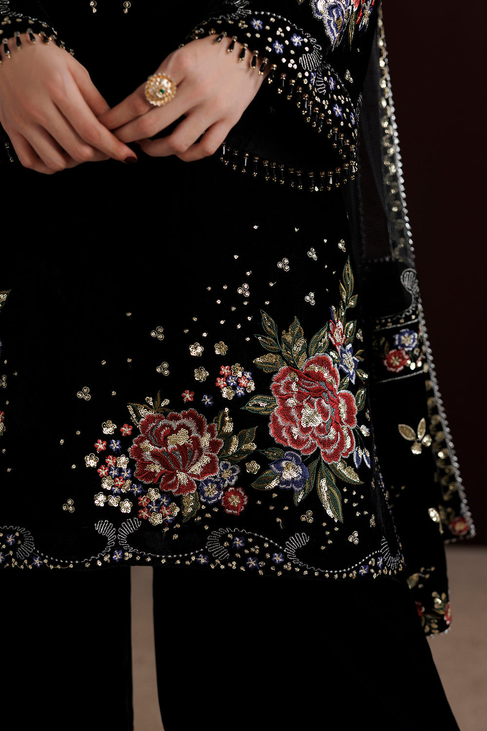 Baroque Collection'26 | EMBROIDERED VELVET UF-4552