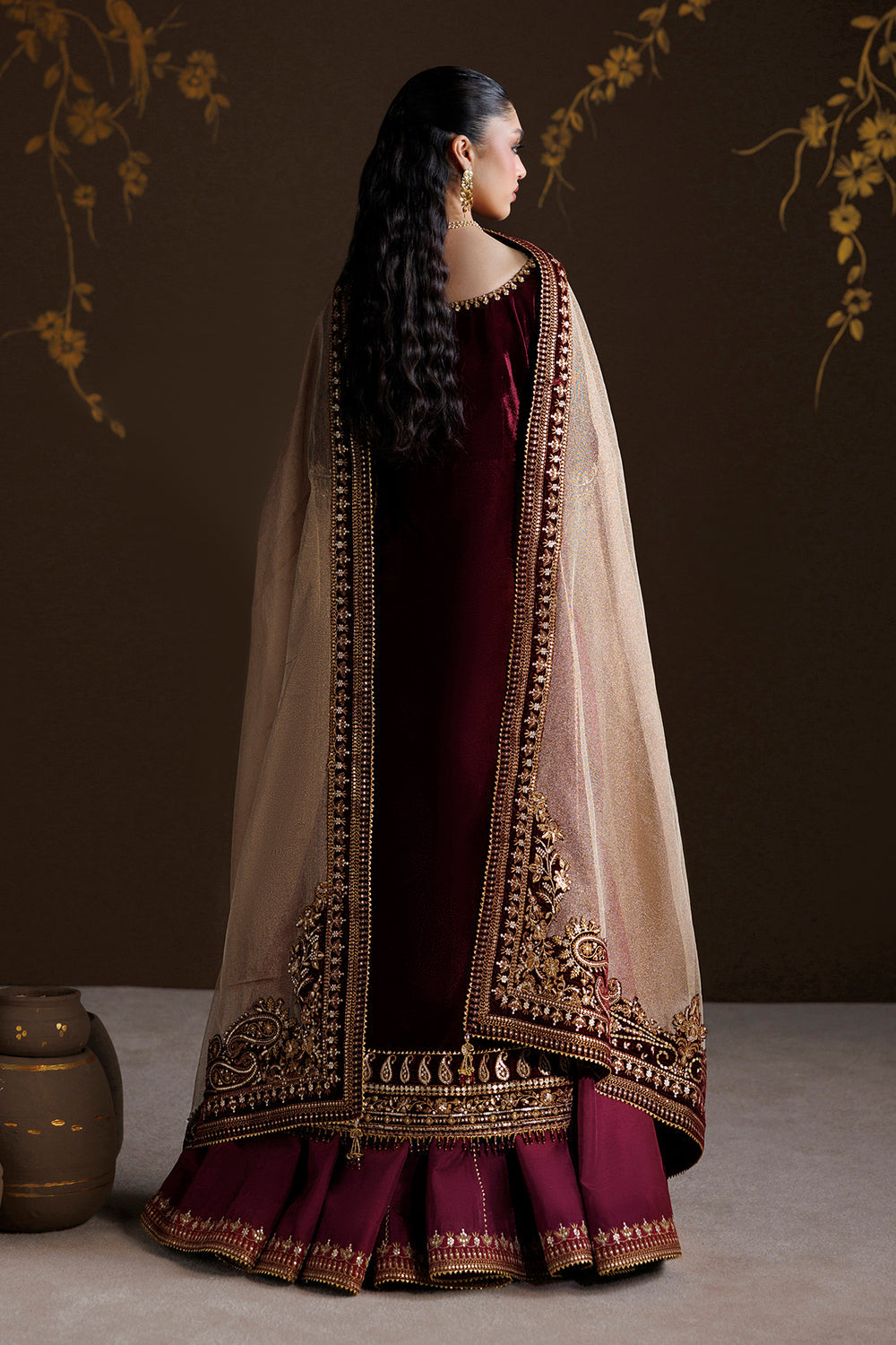 Baroque Collection'26 | EMBROIDERED VELVET UF-4548