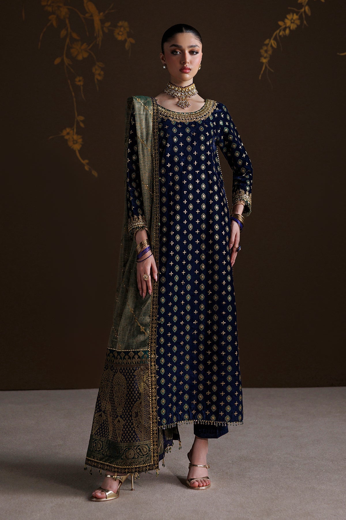 Baroque Collection'26 | EMBROIDERED VELVET UF-4551