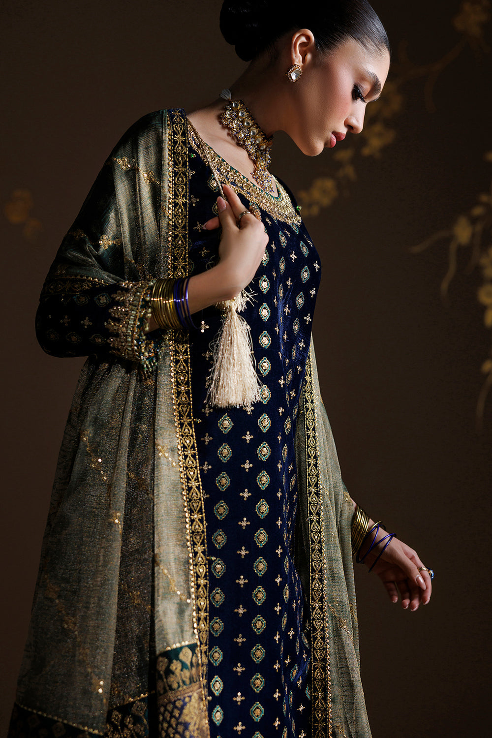 Baroque Collection'26 | EMBROIDERED VELVET UF-4551