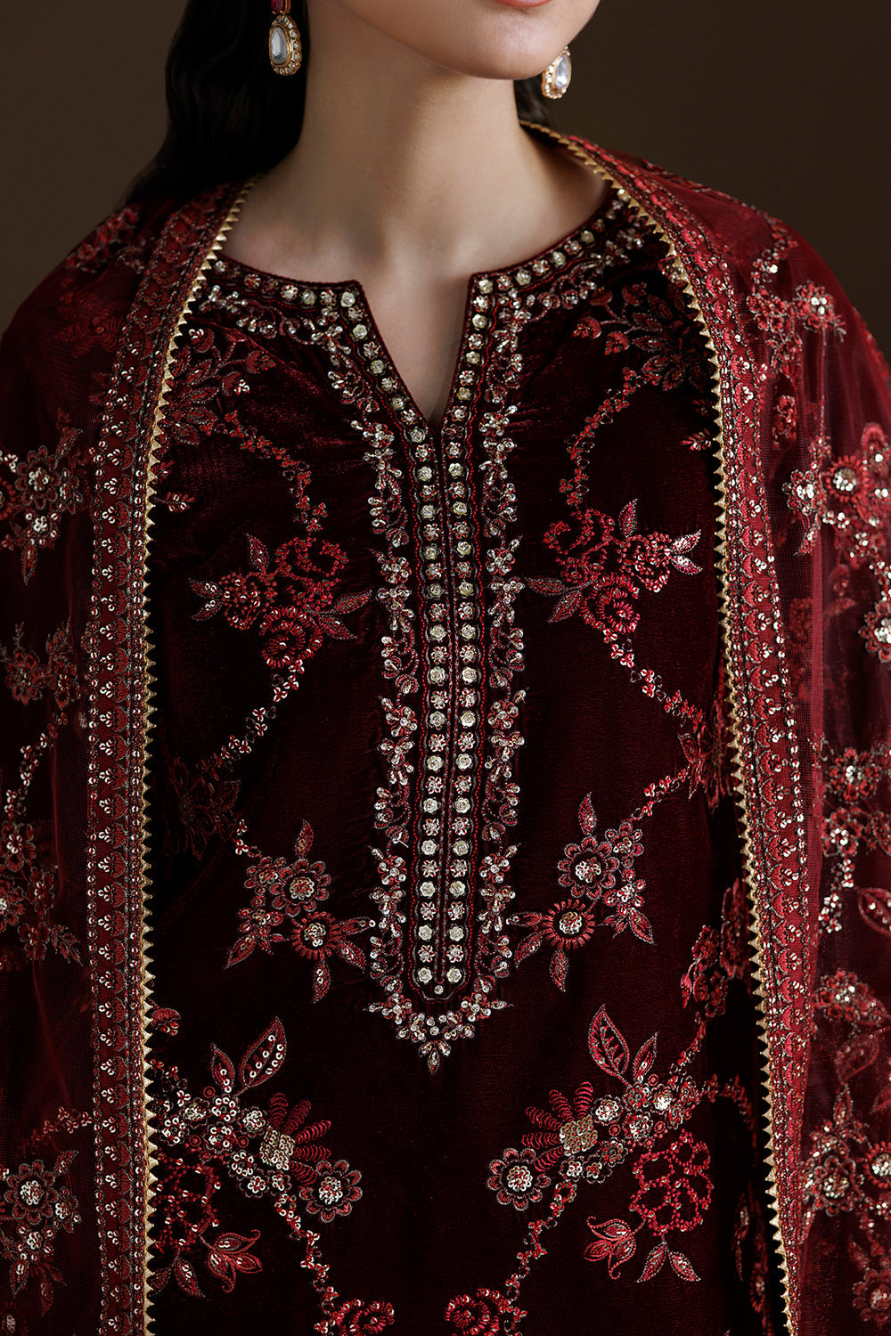 Baroque Collection'26 | EMBROIDERED VELVET UF-4550