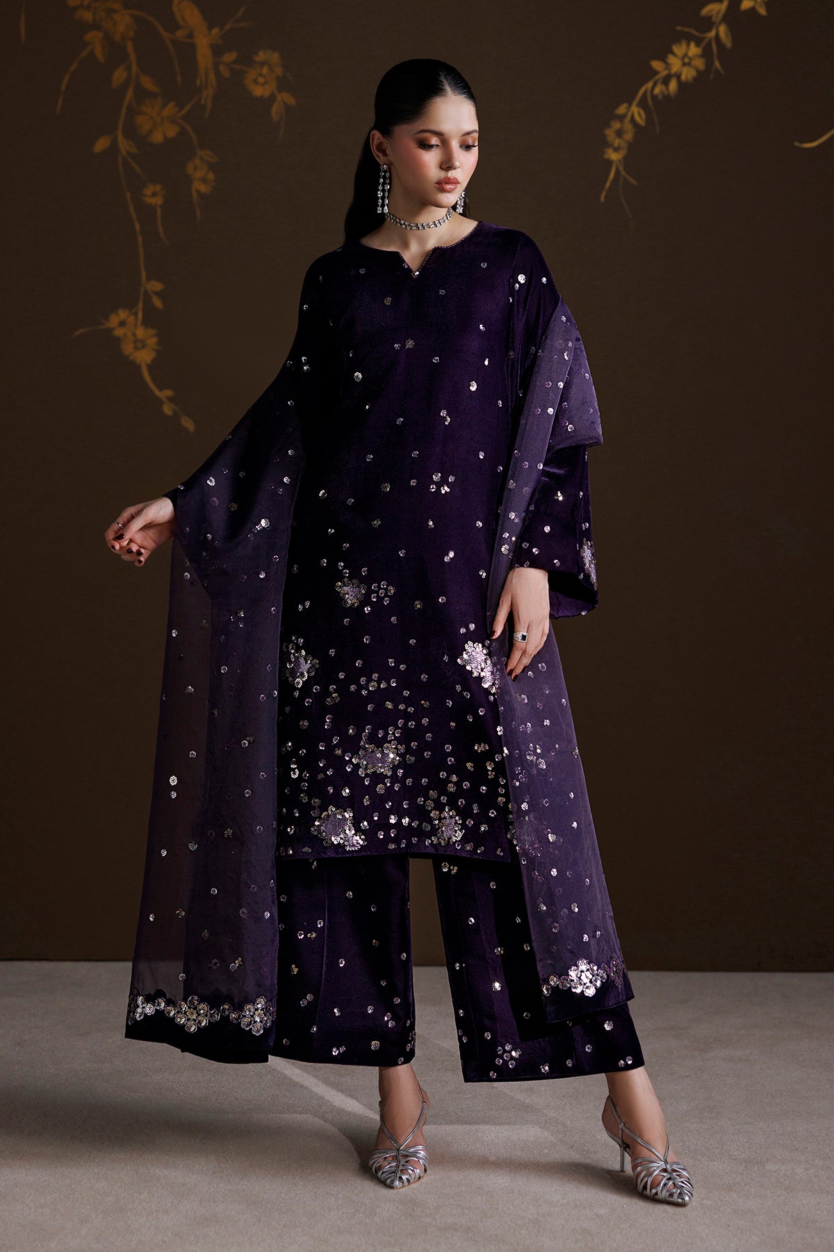 Baroque Collection'26 | EMBROIDERED VELVET UF-4549