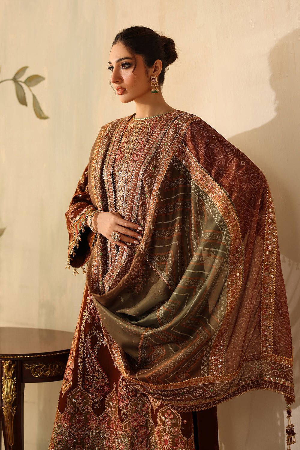 Baroque Collection'26 | EMBROIDERED VELVET UF-4317
