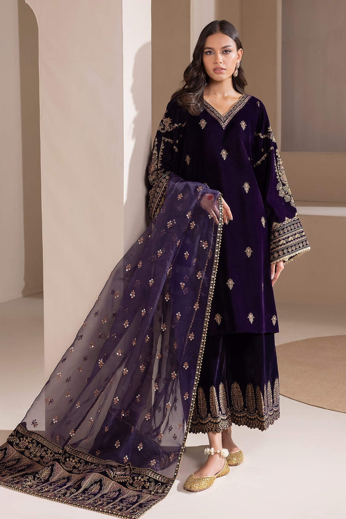 Baroque Collection'26 | EMBROIDERED VELVET UF-420