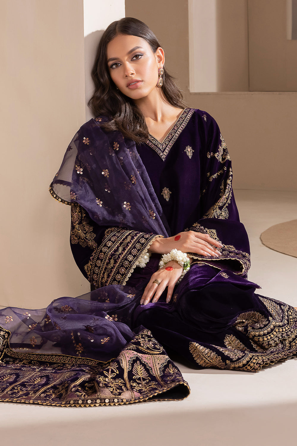 Baroque Collection'26 | EMBROIDERED VELVET UF-420