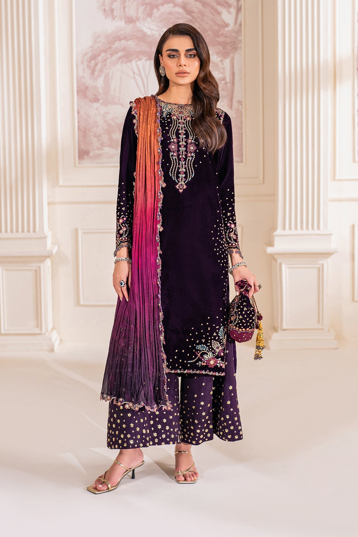 Baroque Collection'26 | EMBROIDERED VELVET UF-748