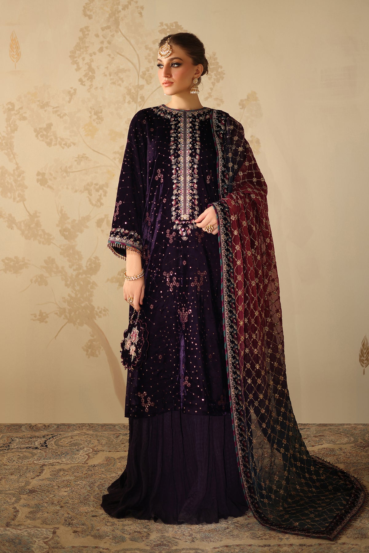 Baroque Collection'26 | EMBROIDERED VELVET UF-4319