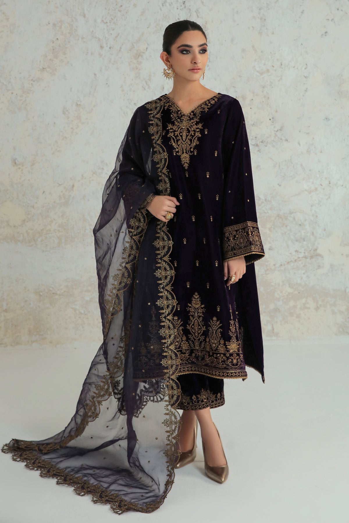 Baroque Collection'26 | EMBROIDERED VELVET UF-239