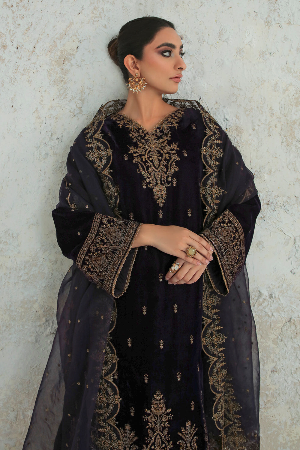 Baroque Collection'26 | EMBROIDERED VELVET UF-239