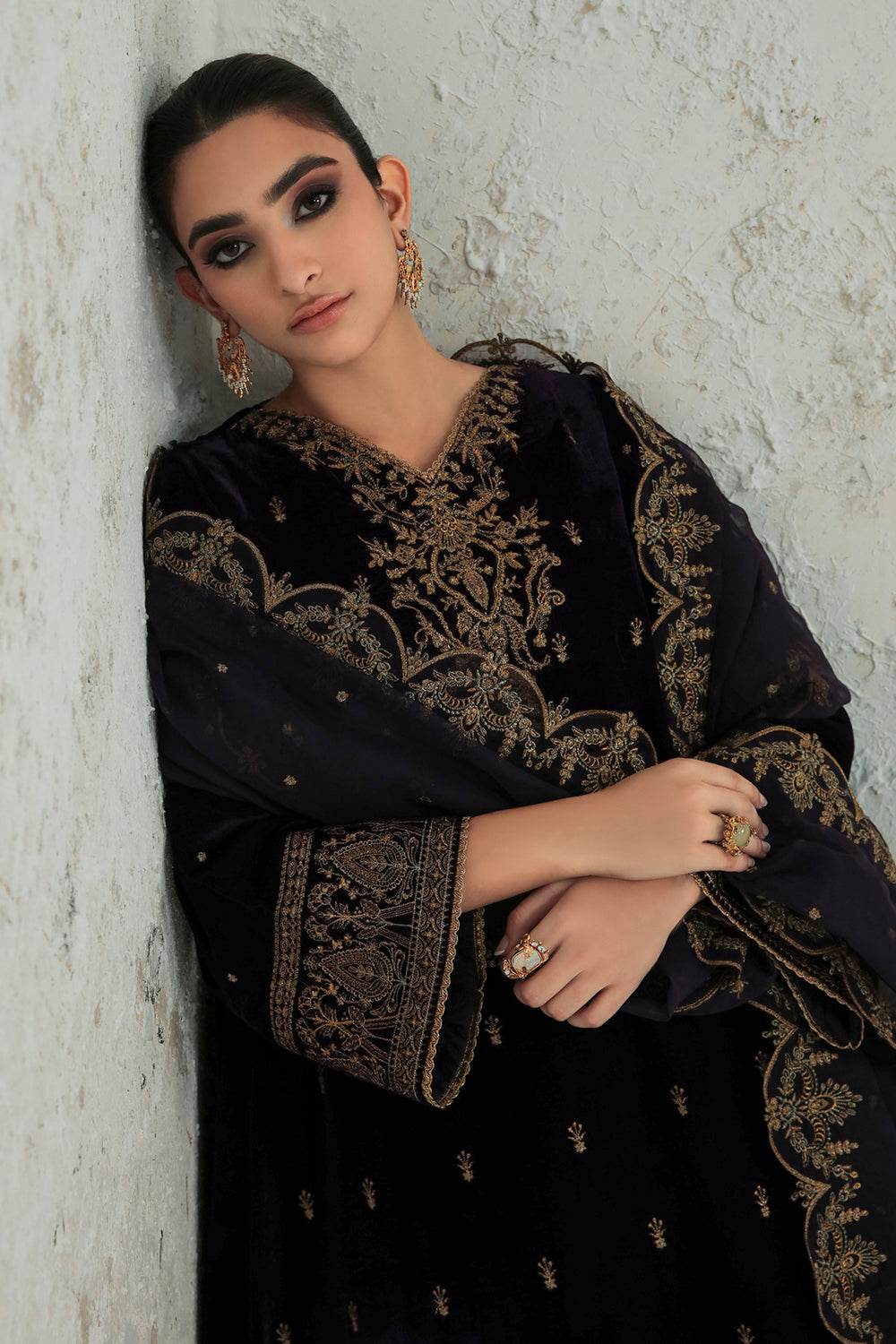 Baroque Collection'26 | EMBROIDERED VELVET UF-239