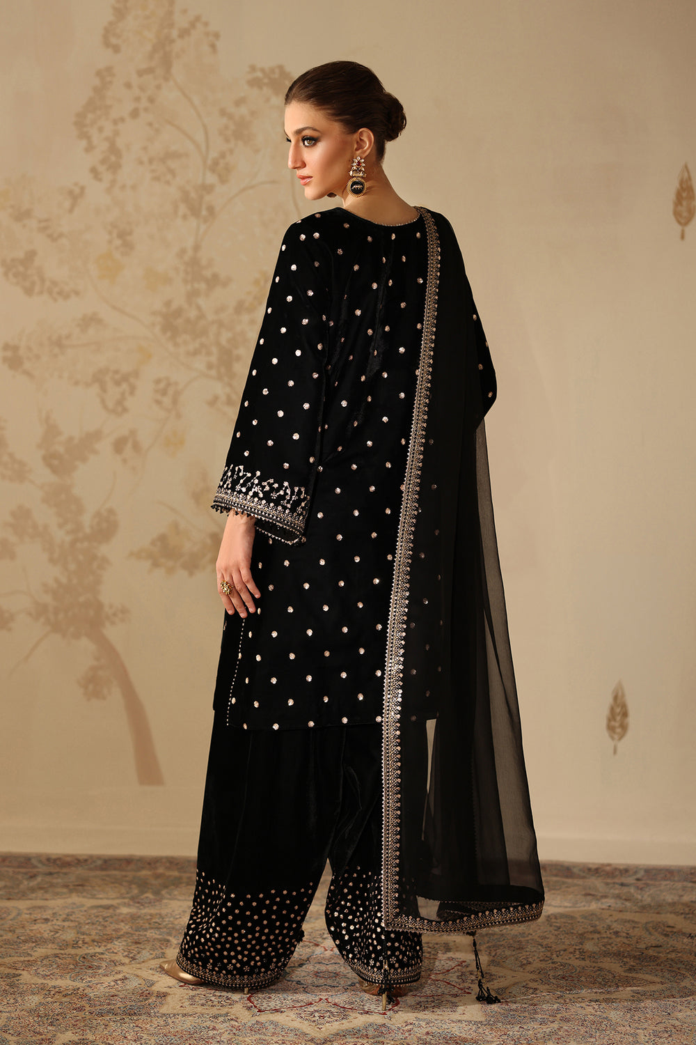 Baroque Collection'26 embroidered velvet unstitched Pakistani suit UF-4316