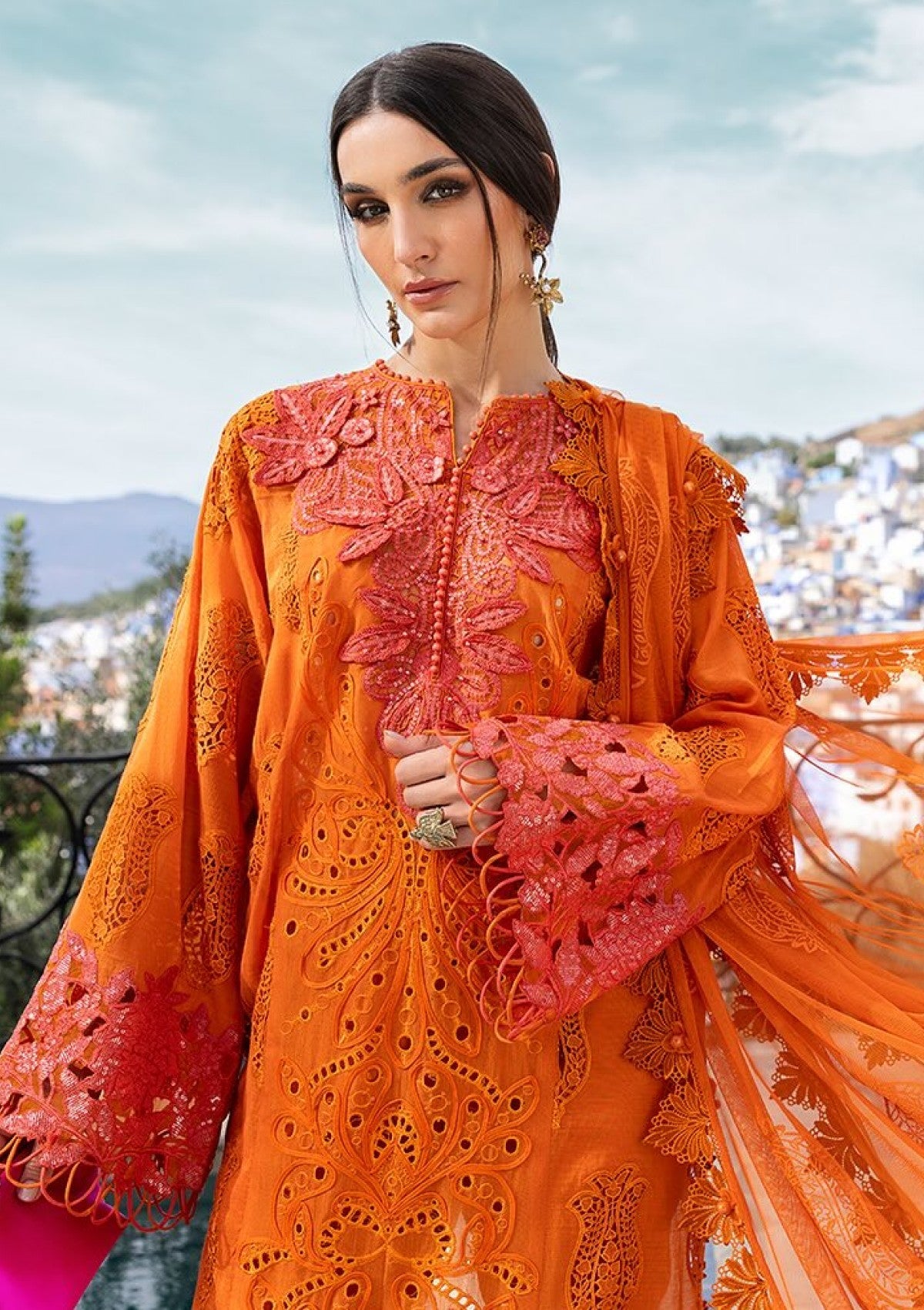 Shop the latest Luxury Lawn collection of Maria B Lawn  2025 Clothes Unstitched/ready 3 Piece Suits for Winter 2025 and also for Spring/Summer. Available for customisation at LebaasOnline. Maria B's latest lawn, digital print attire and MBROIDERED Pakistani Suits for Women in the UK, USA 