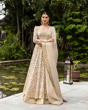 Load image into Gallery viewer, Buy New Faiza Saqlain | Zinnia Luxury Lawn 2025 !!! DESIGNER BRAND BIG SANA SAFINAZ, ASIM JOFA, MARYUM N MARIA HUGE DISCOUNT!! WEB-STORE CLEARANCE, SALE 2024 GIVEAWAYS , BOXING DAY SALE, NEW YEARS SALE 2025!! CHRISTMAS SALE, END OF YEAR SALE, LEBAASONLINE 