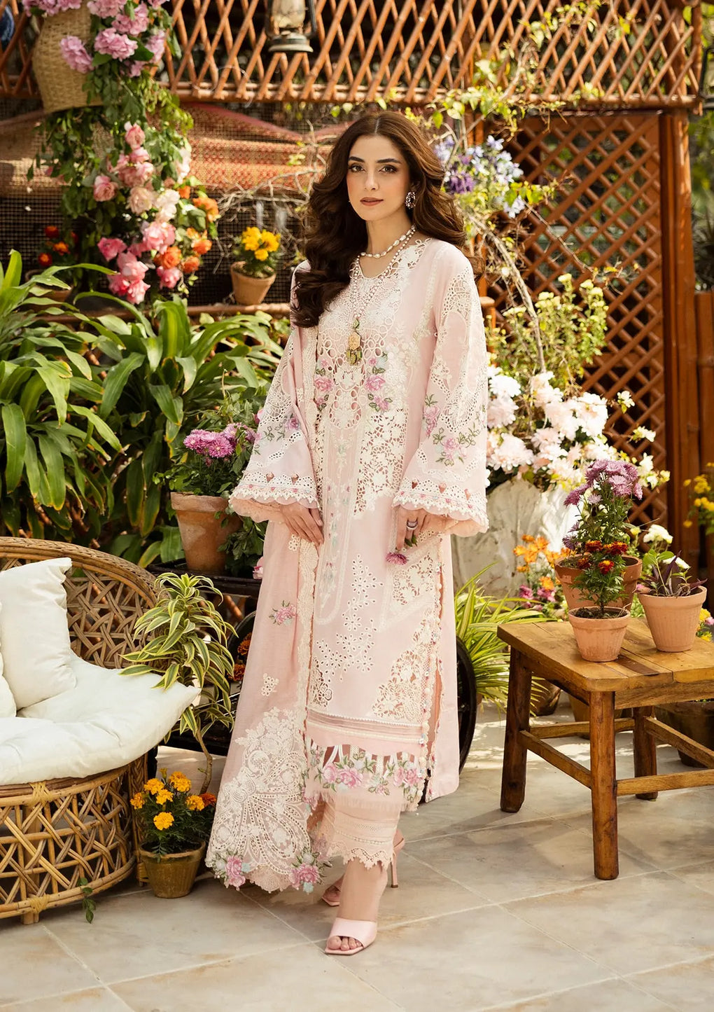 Elaf Luxury Lawn '25 PAKISTANI BRIDAL DRESSE & READY MADE PAKISTANI CLOTHES UK. Designer Collection Original & Stitched. Buy READY MADE PAKISTANI CLOTHES UK, Pakistani BRIDAL DRESSES & PARTY WEAR OUTFITS AT LEBAASONLINE. Next Day Delivery in the UK, USA, France, Dubai, London & Manchester 