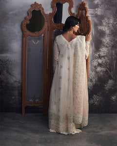 Buy MUSHQ | Qala - Kamdaani Collection '23 Online Pakistani Designer Stylish Dresses from Lebaasonline at best SALE price in UK USA & New York. Explore the new collections of Pakistani Festival Dresses from Lebaasonline & Immerse yourself in the rich culture and elegant styles with our Pakistani Designer Outfit UK !