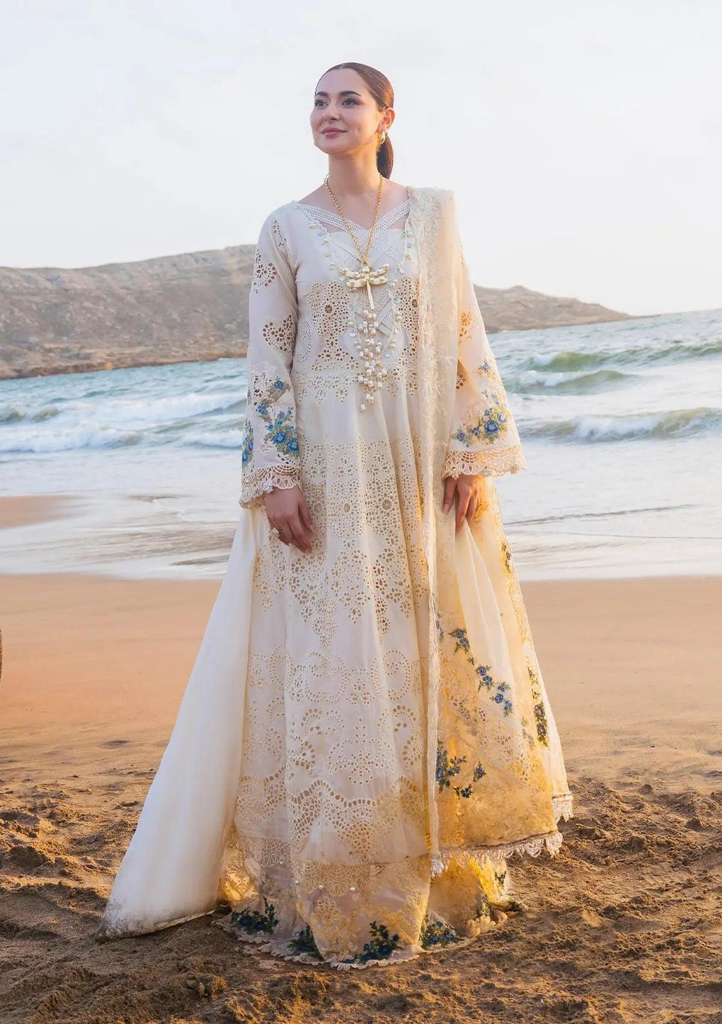 ELAF | HAI KUCH" FESTIVE LAWN 2024 | EHK-03B Ayra - LebaasOnline 