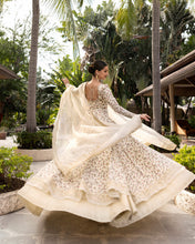 Load image into Gallery viewer, Buy New Faiza Saqlain | Zinnia Luxury Lawn 2025 !!! DESIGNER BRAND BIG SANA SAFINAZ, ASIM JOFA, MARYUM N MARIA HUGE DISCOUNT!! WEB-STORE CLEARANCE, SALE 2024 GIVEAWAYS , BOXING DAY SALE, NEW YEARS SALE 2025!! CHRISTMAS SALE, END OF YEAR SALE, LEBAASONLINE 