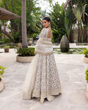 Load image into Gallery viewer, Buy New Faiza Saqlain | Zinnia Luxury Lawn 2025 !!! DESIGNER BRAND BIG SANA SAFINAZ, ASIM JOFA, MARYUM N MARIA HUGE DISCOUNT!! WEB-STORE CLEARANCE, SALE 2024 GIVEAWAYS , BOXING DAY SALE, NEW YEARS SALE 2025!! CHRISTMAS SALE, END OF YEAR SALE, LEBAASONLINE 