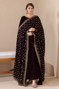 Buy BAROQUE | EMBROIDERED VELVET SHAWL 2023, Pakistani Designer Shawl with discount code and sale price. Shop Pakistani Clothes Online UK- BAROQUE Chiffon for Wedding, Luxury Lawn 2023 Embroidered Chiffon, Velvet Suits, Winter dresses & Bridal Wear & Ready Made Suits for Pakistani Party Wear UK and USA at LebaasOnline.