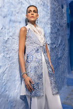 Load image into Gallery viewer, Shop the latest Luxury Lawn collection of Maria B Lawn 2025 Clothes Unstitched/ready 3 Piece Suits for Winter 2025 and also for Spring/Summer. Available for customisation at LebaasOnline. Maria B&#39;s latest lawn, digital print attire and MBROIDERED Pakistani Suits for Women in the UK, USA 