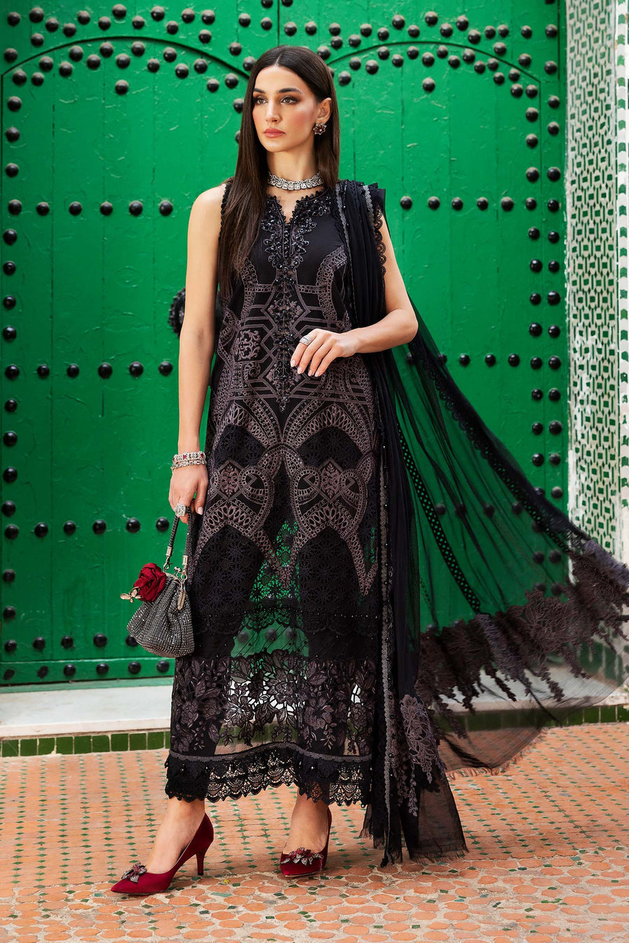 Shop the latest Luxury Lawn collection of Maria B Lawn 2025 Clothes Unstitched/ready 3 Piece Suits for Winter 2025 and also for Spring/Summer. Available for customisation at LebaasOnline. Maria B's latest lawn, digital print attire and MBROIDERED Pakistani Suits for Women in the UK, USA 