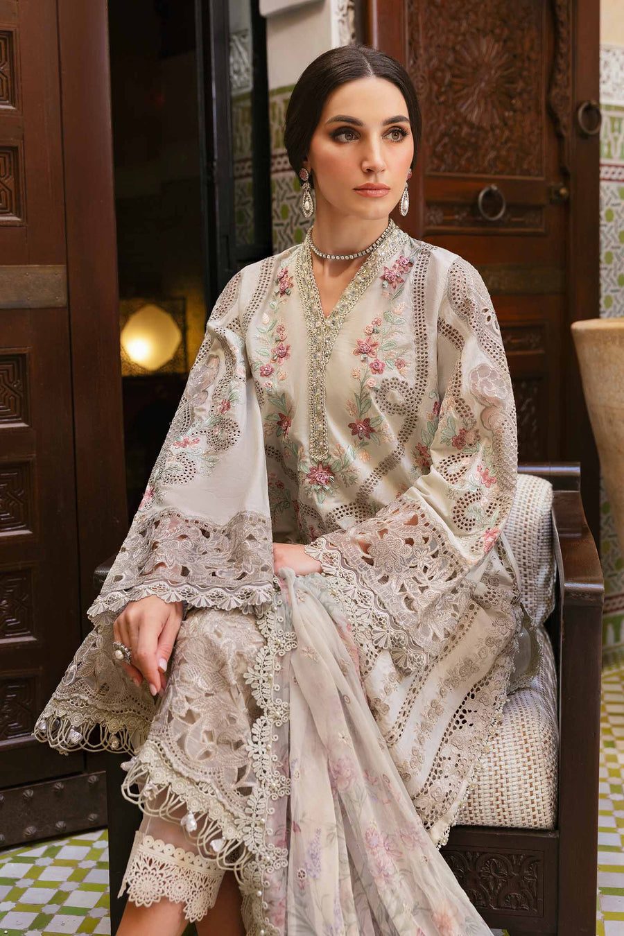 Shop the latest Luxury Lawn collection of Maria B Lawn 2025 Clothes Unstitched/ready 3 Piece Suits for Winter 2025 and also for Spring/Summer. Available for customisation at LebaasOnline. Maria B's latest lawn, digital print attire and MBROIDERED Pakistani Suits for Women in the UK, USA 