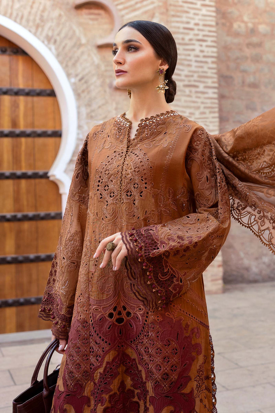 Shop the latest Luxury Lawn collection of Maria B Lawn 2025 Clothes Unstitched/ready 3 Piece Suits for Winter 2025 and also for Spring/Summer. Available for customisation at LebaasOnline. Maria B's latest lawn, digital print attire and MBROIDERED Pakistani Suits for Women in the UK, USA 