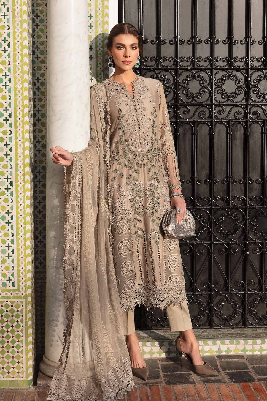MARIA B LAWN 2025 PAKISTANI DESIGNER SUIT ONLINE LEBAASONLINE