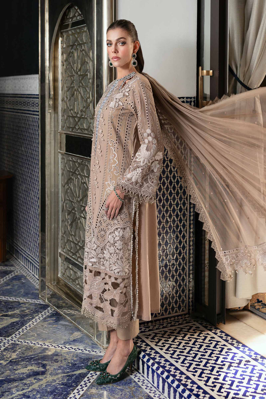 Shop the latest Luxury Lawn collection of Maria B Lawn 2025 Clothes Unstitched/ready 3 Piece Suits for Winter 2025 and also for Spring/Summer. Available for customisation at LebaasOnline. Maria B's latest lawn, digital print attire and MBROIDERED Pakistani Suits for Women in the UK, USA 