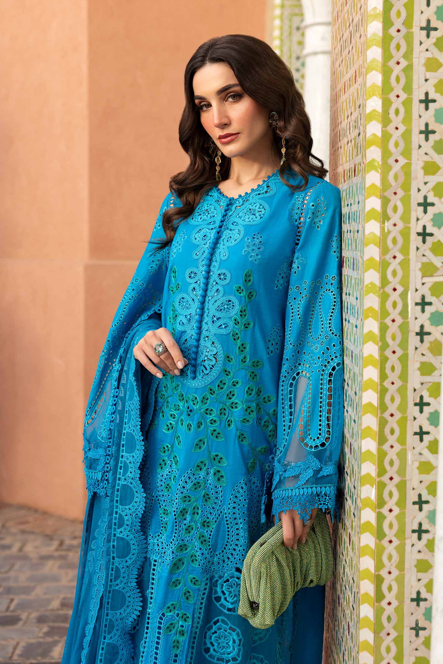 Shop the latest Luxury Lawn collection of Maria B Lawn 2025 Clothes Unstitched/ready 3 Piece Suits for Winter 2025 and also for Spring/Summer. Available for customisation at LebaasOnline. Maria B's latest lawn, digital print attire and MBROIDERED Pakistani Suits for Women in the UK, USA 