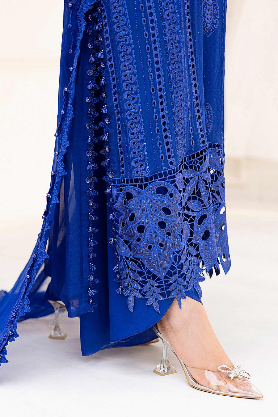 Buy Maria B Mbroidered Chiffon 2025 | MPC-25-103 Chiffon Pakistani designer dresses in UK from our website We have all Pakistani designer clothes of Maria b Chiffon 2025 Imrozia, Sobia Nazir Various Pakistani boutique dresses can be bought online from our website Lebaasonline in UK , USA, America