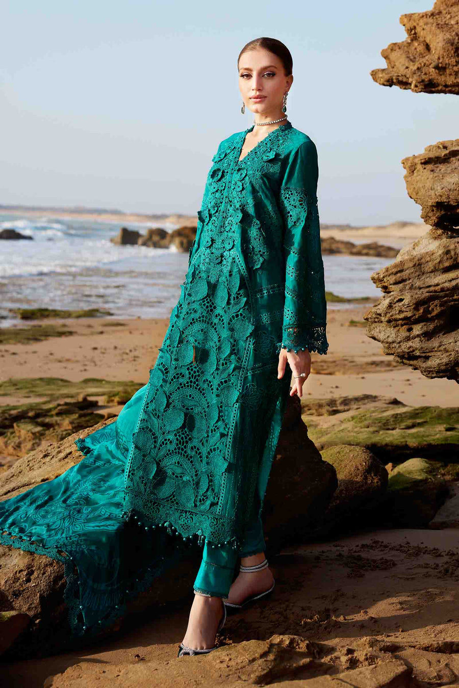 Shop the latest Luxury Lawn collection of Maria B Lawn Eid II 2025 Clothes Unstitched/ready 3 Piece Suits for Winter 2025 and also for Spring/Summer. Available for customisation at LebaasOnline. Maria B's latest lawn, digital print attire and MBROIDERED Pakistani Suits for Women in the UK, USA 
