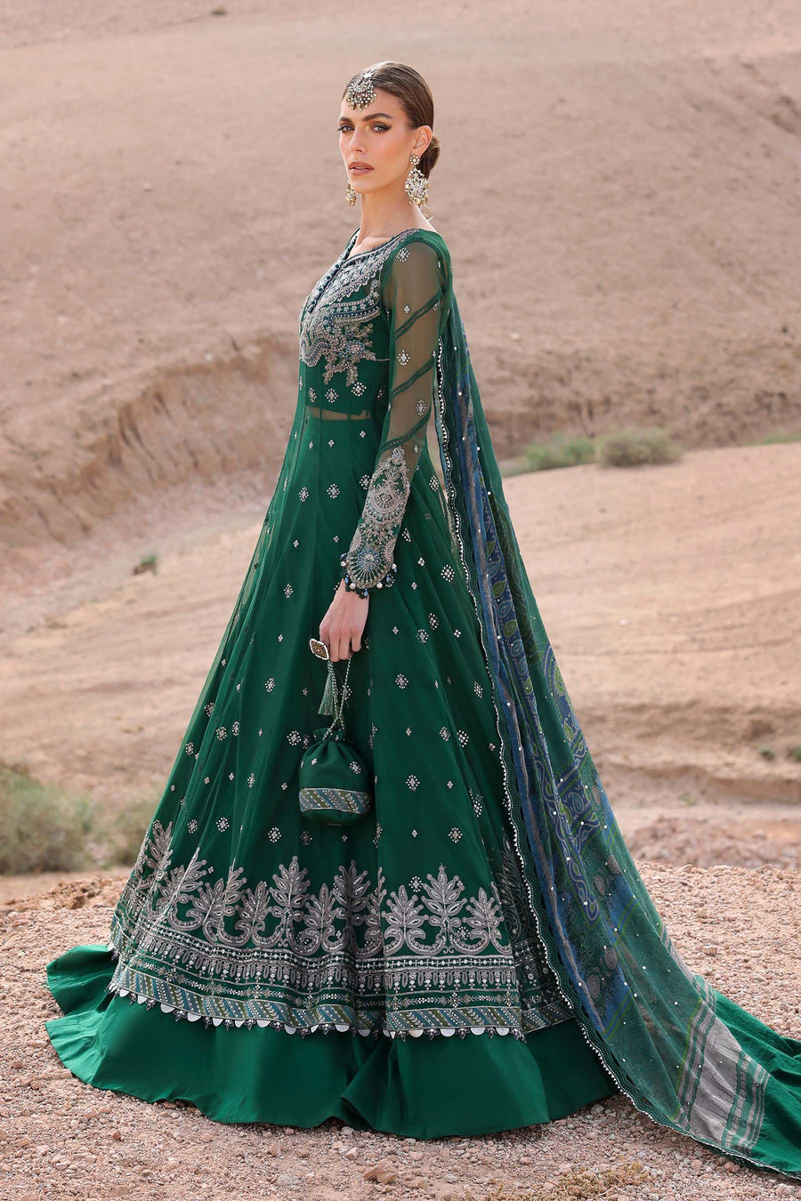 Shop the latest Luxury Lawn collection of Maria B Lawn 2025 Clothes Unstitched/ready 3 Piece Suits for Winter 2025 and also for Spring/Summer. Available for customisation at LebaasOnline. Maria B's latest lawn, digital print attire and MBROIDERED Pakistani Suits for Women in the UK, USA 