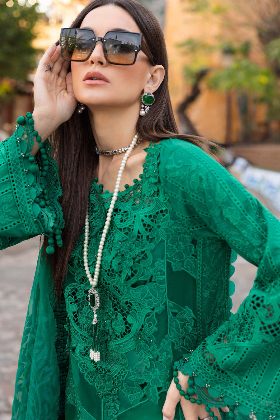 Shop the latest Luxury Lawn collection of Maria B Lawn 2025 Clothes Unstitched/ready 3 Piece Suits for Winter 2025 and also for Spring/Summer. Available for customisation at LebaasOnline. Maria B's latest lawn, digital print attire and MBROIDERED Pakistani Suits for Women in the UK, USA 
