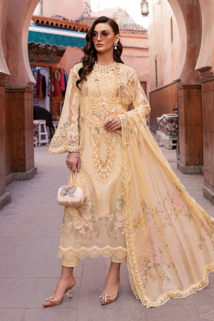 Shop the latest Luxury Lawn collection of Maria B Lawn 2025 Clothes Unstitched/ready 3 Piece Suits for Winter 2025 and also for Spring/Summer. Available for customisation at LebaasOnline. Maria B's latest lawn, digital print attire and MBROIDERED Pakistani Suits for Women in the UK, USA 