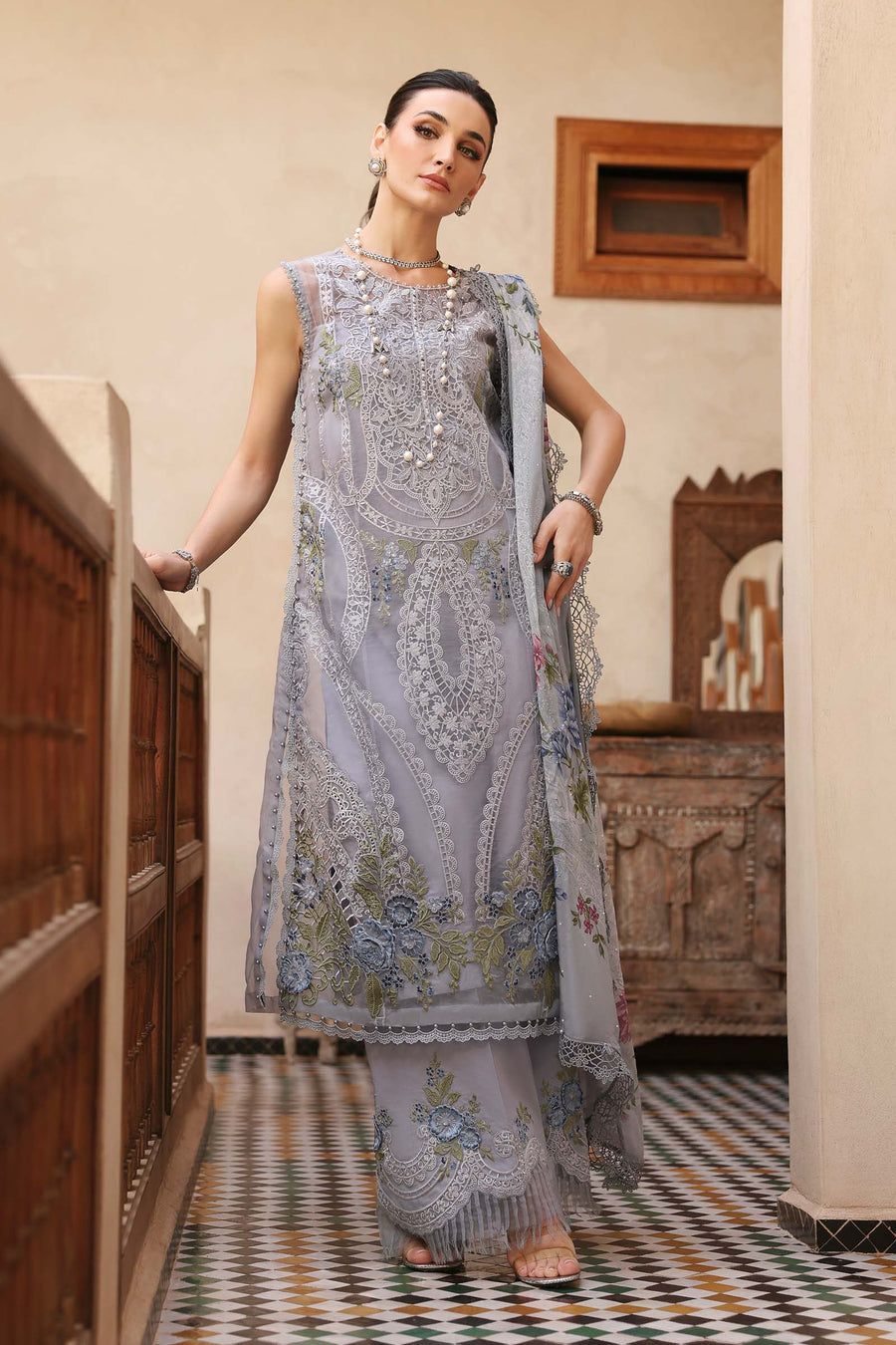 Shop the latest Luxury Lawn collection of Maria B Lawn 2025 Clothes Unstitched/ready 3 Piece Suits for Winter 2025 and also for Spring/Summer. Available for customisation at LebaasOnline. Maria B's latest lawn, digital print attire and MBROIDERED Pakistani Suits for Women in the UK, USA 