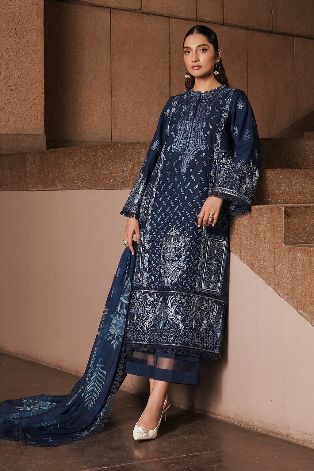AFROZEH | Chikankari Lawn '24 | Capri - LebaasOnline 