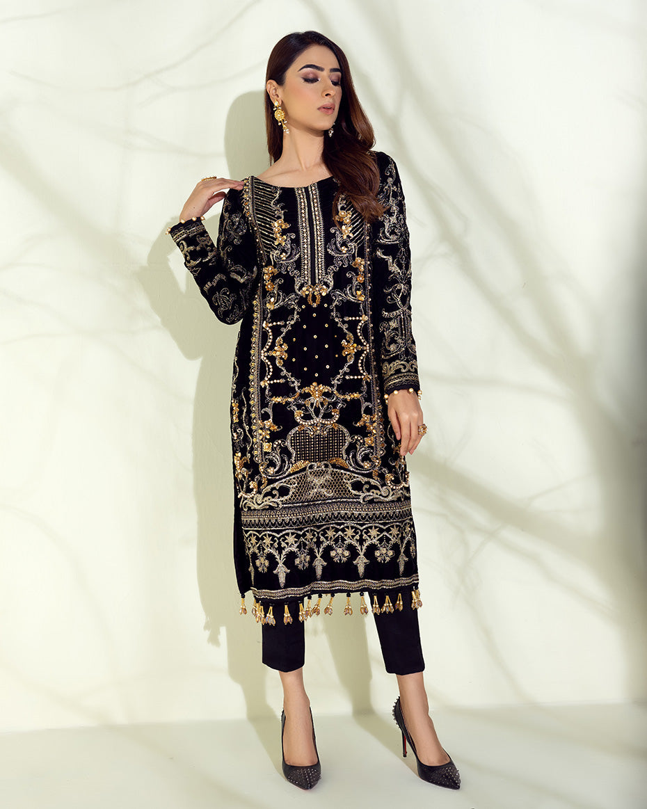 Gulaal Velvet Collection 2025  is exclusively available @lebaasonline. We have express shipping of Pakistani Wedding dresses 2025 of Maria B Lawn 2025, Gulaal lawn 2025. The Pakistani Suits UK is available in customized at doorstep in UK, USA, Germany, France, Belgium from lebaasonline in SALE price!