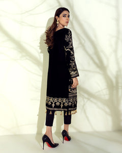 Gulaal Velvet Collection 2025  is exclusively available @lebaasonline. We have express shipping of Pakistani Wedding dresses 2025 of Maria B Lawn 2025, Gulaal lawn 2025. The Pakistani Suits UK is available in customized at doorstep in UK, USA, Germany, France, Belgium from lebaasonline in SALE price!