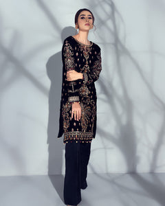 Gulaal Velvet Collection 2025  is exclusively available @lebaasonline. We have express shipping of Pakistani Wedding dresses 2025 of Maria B Lawn 2025, Gulaal lawn 2025. The Pakistani Suits UK is available in customized at doorstep in UK, USA, Germany, France, Belgium from lebaasonline in SALE price!