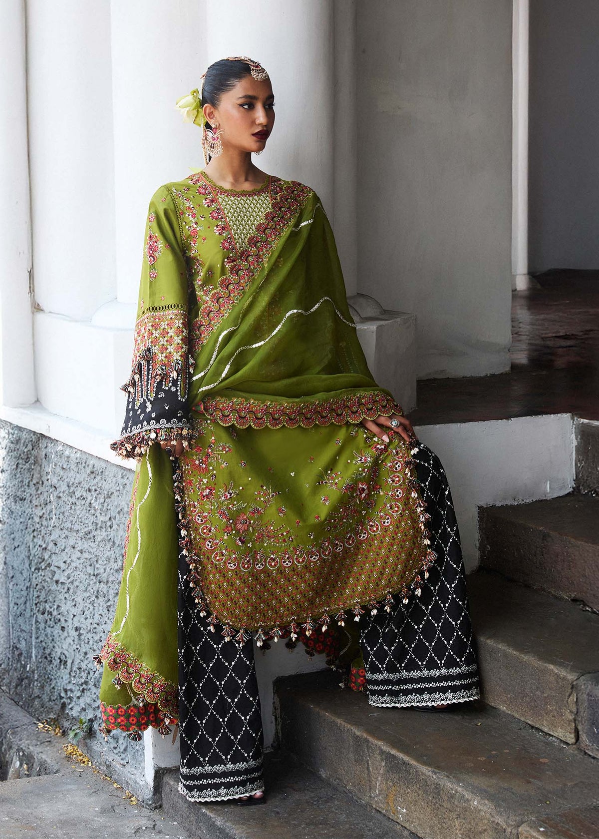 HUSSAIN REHAR Lawn dress is extremely trending for Winter luxury lawns. The PAKISTANI DRESSES ONLINE are available for this wedding season. Get the exclusive customized Hussain rehar Dresses unstitched and stitched PAKISTANI DRESSES IN UK from our PAKISTANI BOUTIQUE in UK, USA, Austria from Lebaasonline 