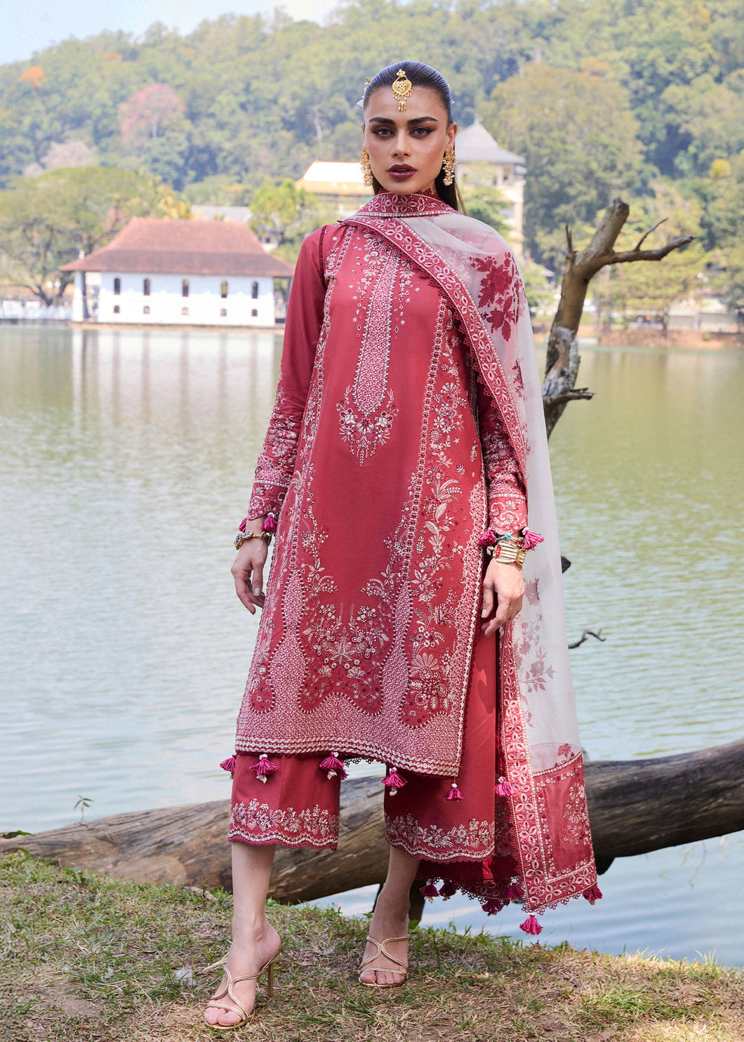 HUSSAIN REHAR Lawn dress is extremely trending for Winter luxury lawns. The PAKISTANI DRESSES ONLINE are available for this wedding season. Get the exclusive customized Hussain rehar Dresses unstitched and stitched PAKISTANI DRESSES IN UK from our PAKISTANI BOUTIQUE in UK, USA, Austria from Lebaasonline 