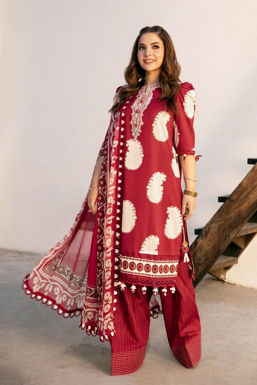 Shop the latest Mbasics Eid II collection of Maria B Eid 2025 Clothes Unstitched/ready 3 Piece Suits for Winter 2025 and also for Spring/Summer. Available for customisation at LebaasOnline. Maria B's latest lawn, digital print attire and MBROIDERED Pakistani Suits for Women in the UK, USA 