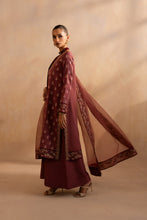 Load image into Gallery viewer, Buy MARYUM &amp; MARIA | DHAHAB &#39;25 - Lawn Collection 2025 from our website. We deal in all largest brands like Maria b, Shamrock Maryum N Maria Collection, Imrozia collection. This wedding season, flaunt yourself in beautiful Shamrock collection. Buy pakistani dresses in UK, USA, Manchester from Lebaasonline